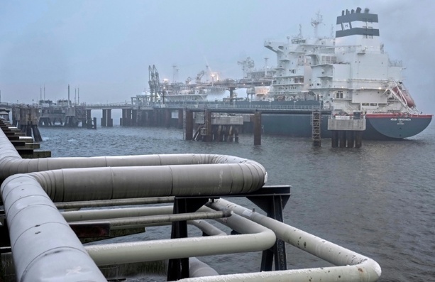 Bild vergr&ouml;&szlig;ern: Deutsche Regas plant wieder zweites LNG-Schiff für Importterminal vor Rügen