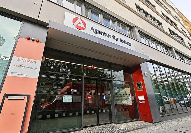 Bild vergr&ouml;&szlig;ern: Arbeitsmarkt: Herbstbelebung bleibt auch im Oktober schwach