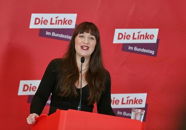 Bild vergr&ouml;&szlig;ern: Reichinnek verteidigt Schülerproteste gegen Kritik